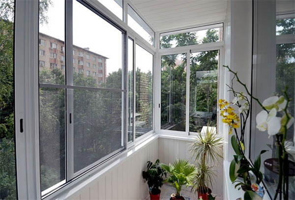 Недорогое остекление балконов и лоджий алюминиевым профилем от производителя окон Подольск